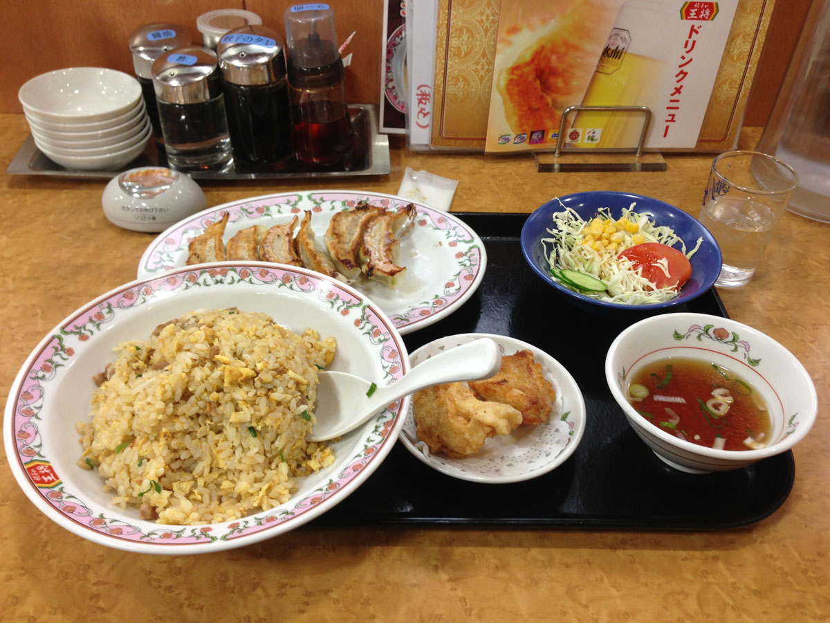 餃子の王将東大成店の焼き飯定食