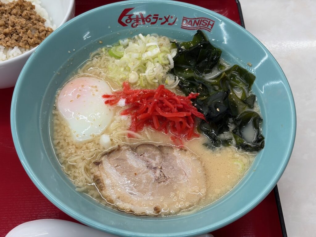 くるまやラーメン宇喜田店のとんこつラーメン