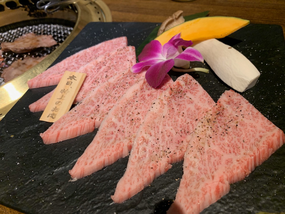 和牛焼肉ブラックホール歌舞伎町本店の本日、特上のお肉