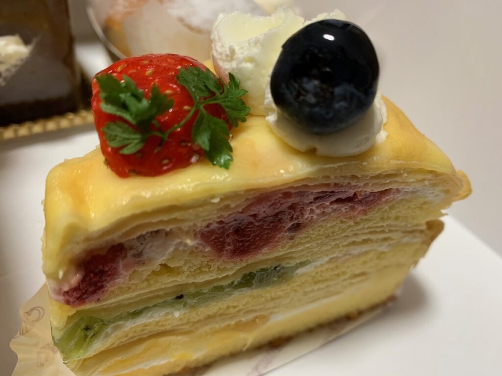 シャトレーゼ一之江店のクレープケーキ