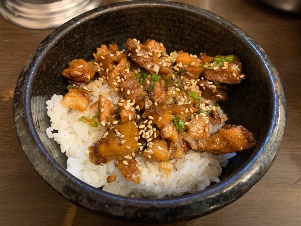 味噌一一之江店のネギチャーシュー丼