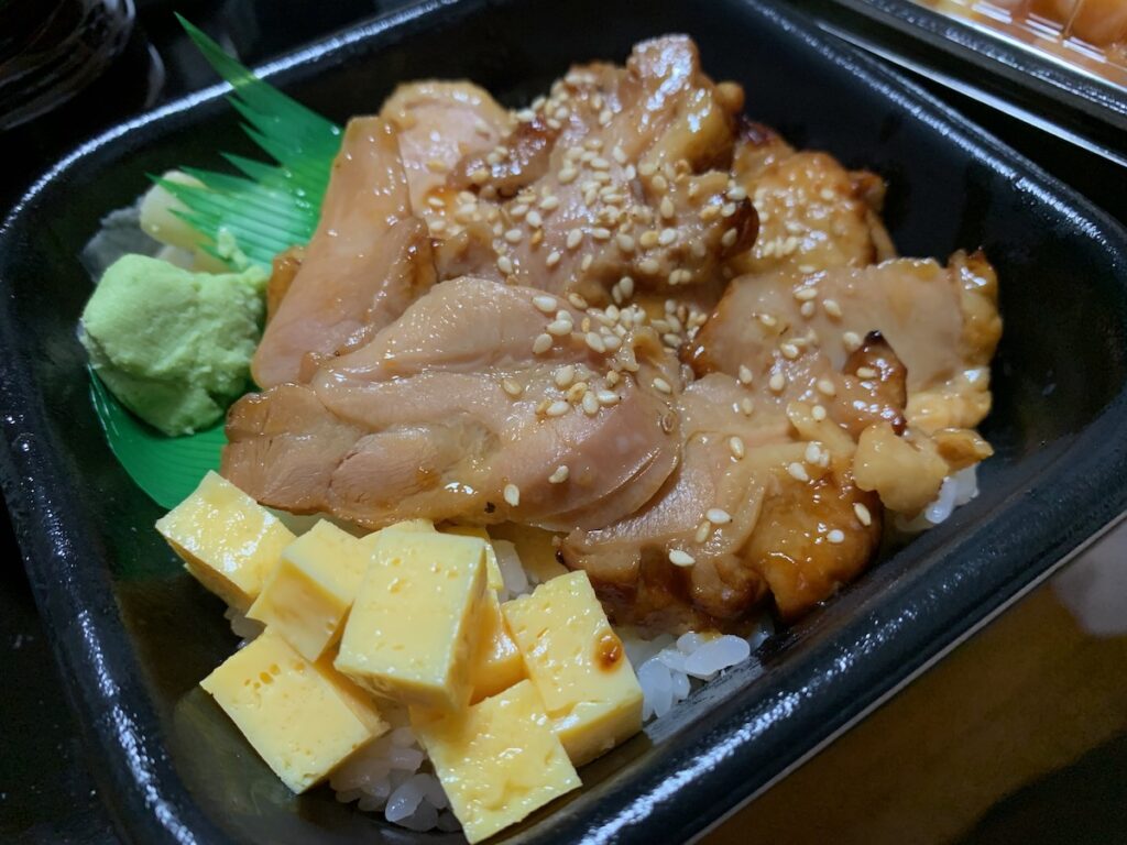 八起き丼丸一之江店の鶏照焼丼