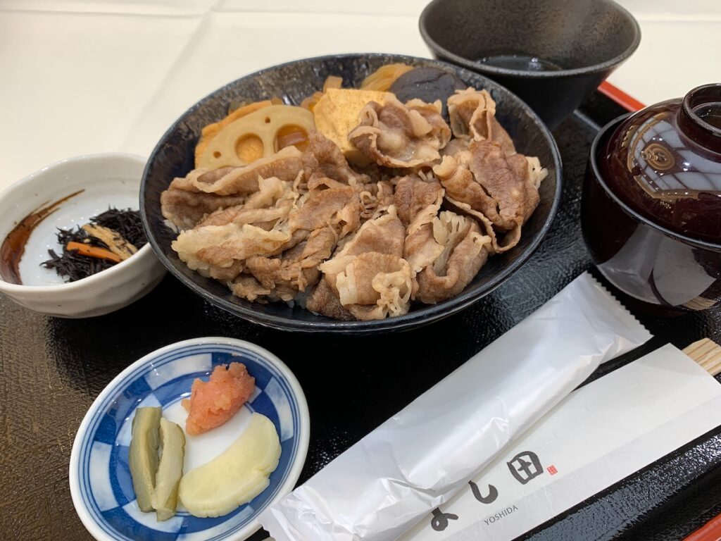 松坂牛よし田の黒毛和牛すき焼き丼