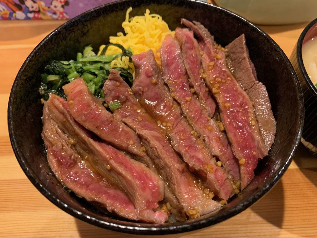 めしのやまいちのあか牛ステーキ丼