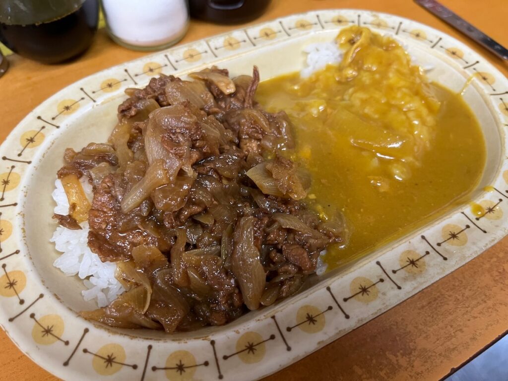 牛八大井町本店のスタミナカレー（小）