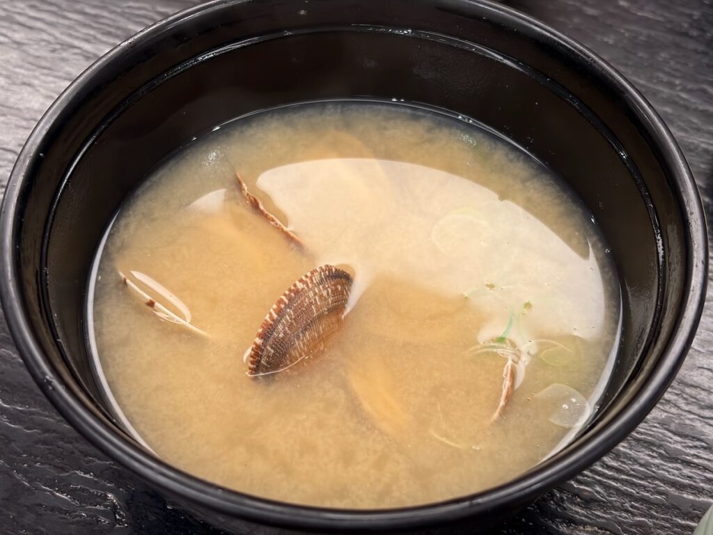 すしざんまい上野店のあさり椀