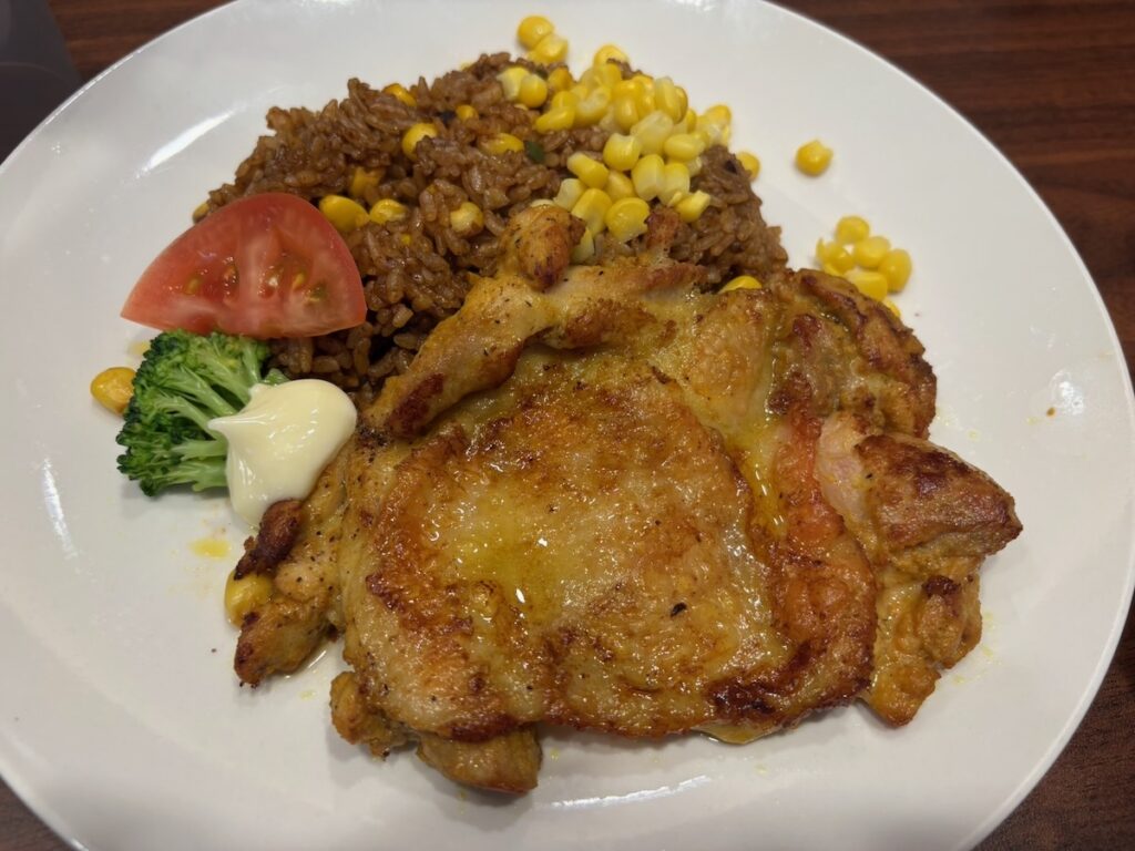 ジョナサン瑞江店のタンドリーチキン&メキシカンピラフ