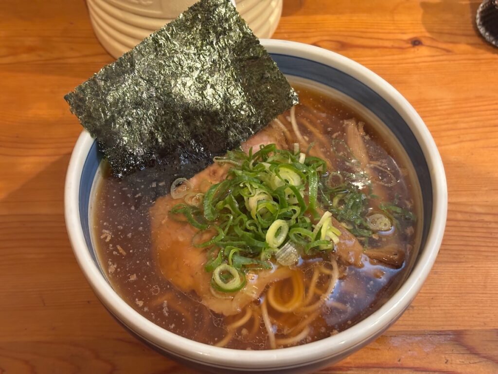 らーめんとうかんやのしょうゆらーめん