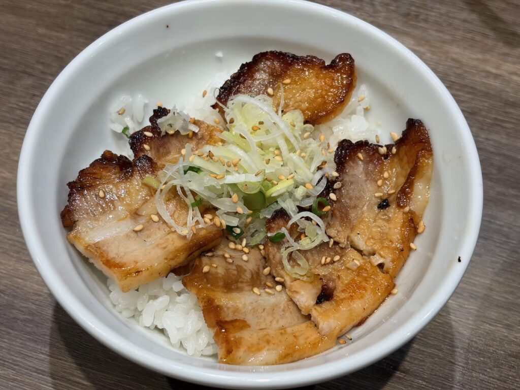 ひろやの炙り肉飯