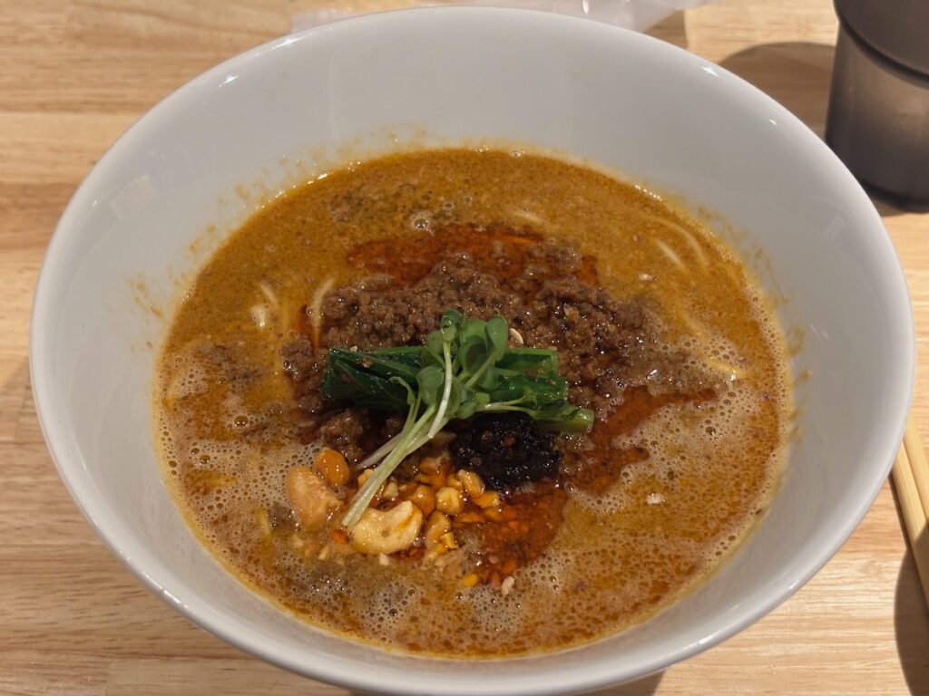 麦処八と丁の担々麺