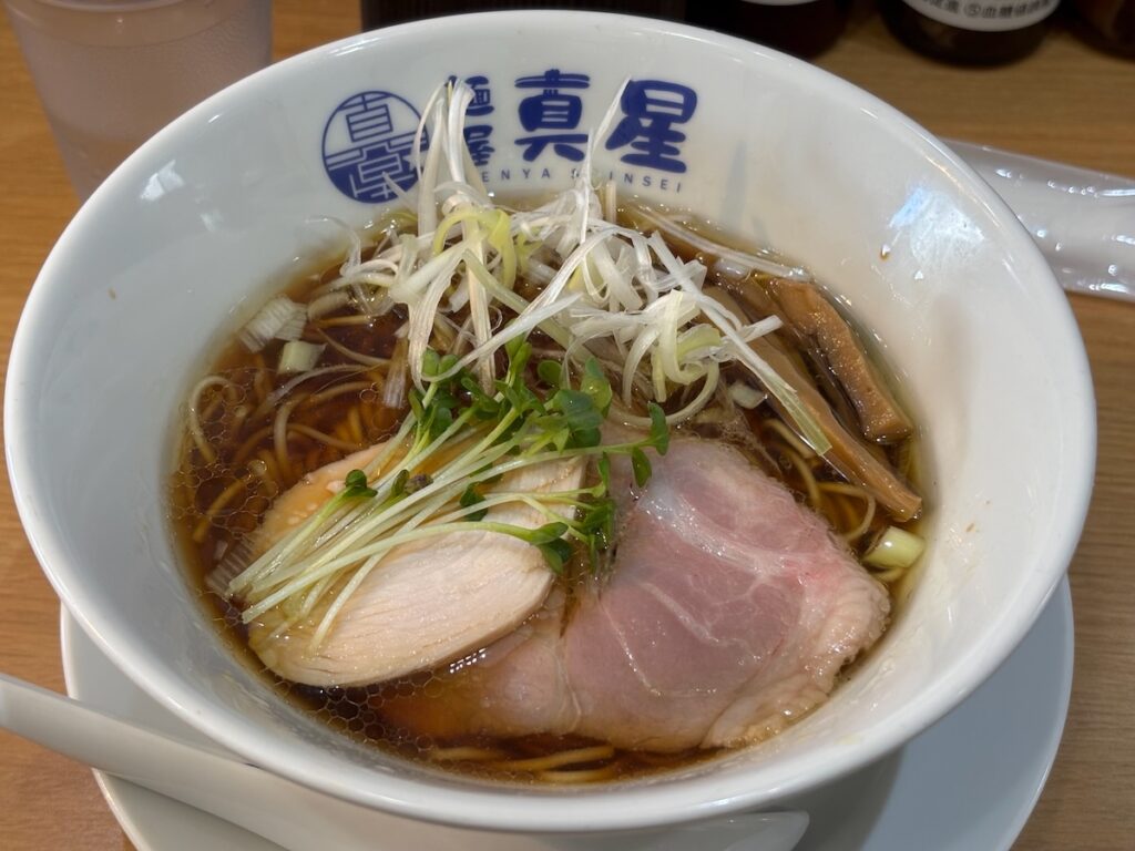 麺屋真星の淡麗鶏魚介ラーメン（醤油）