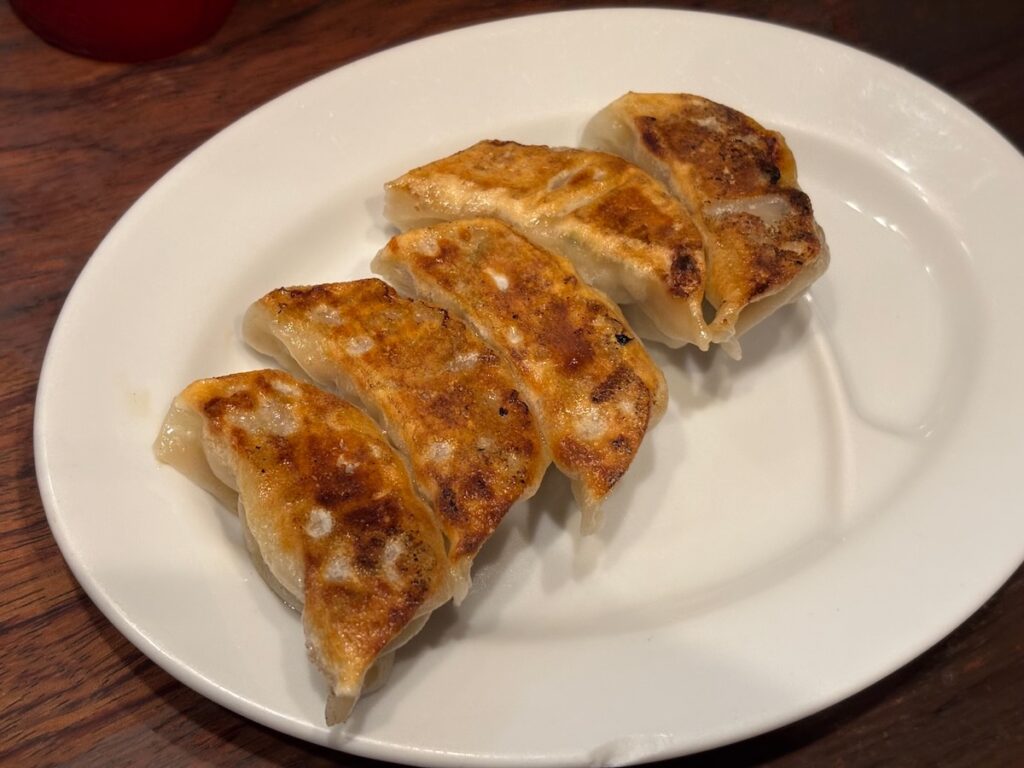 らーめんからしや葛西本店の味付餃子
