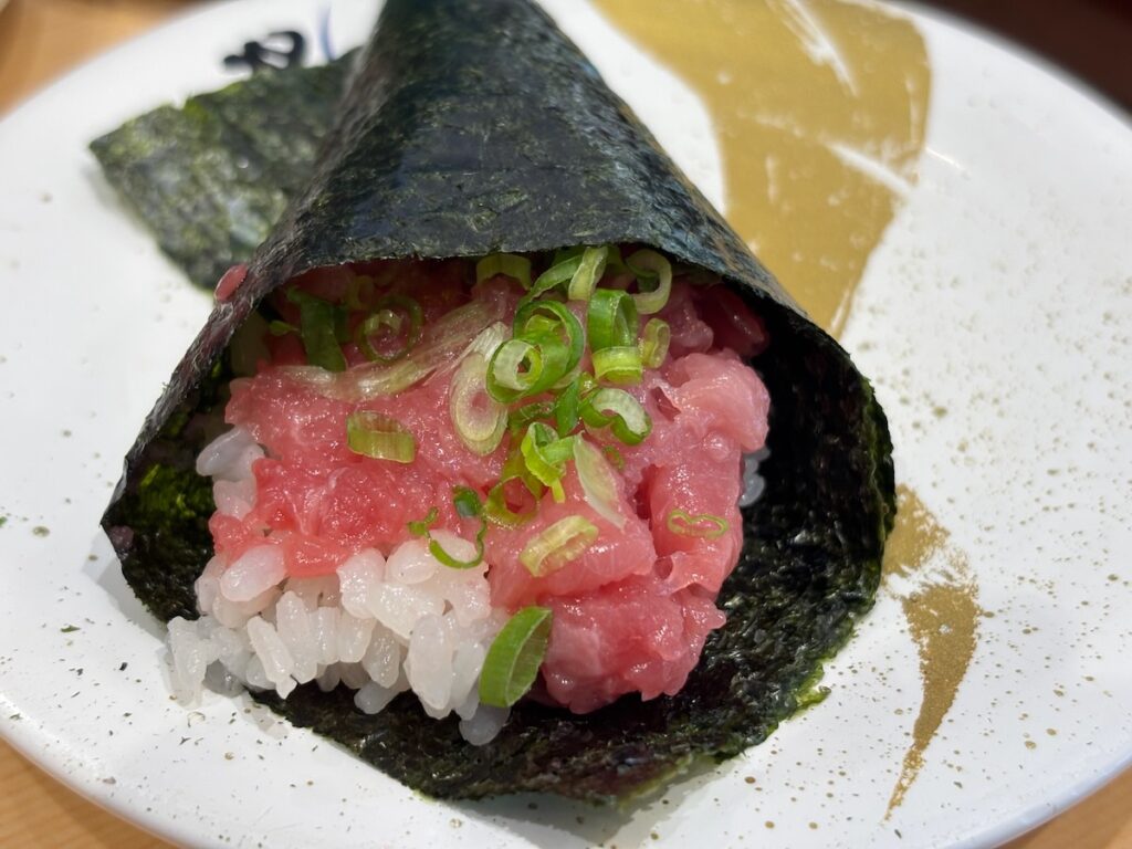 すし銚子丸みずえ店の本まぐろ中落ち手巻き