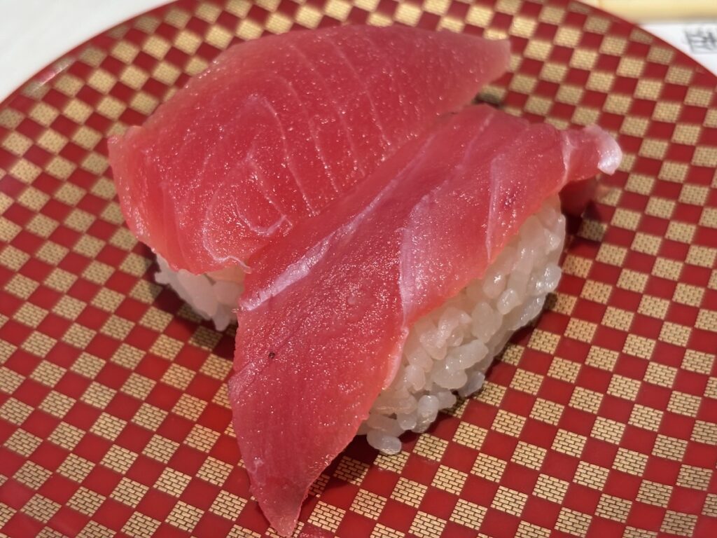 魚べい船橋海神店の大切りマグロ