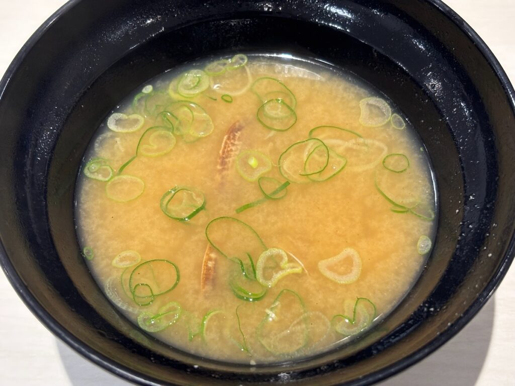 魚べい船橋海神店のあさりのみそ汁