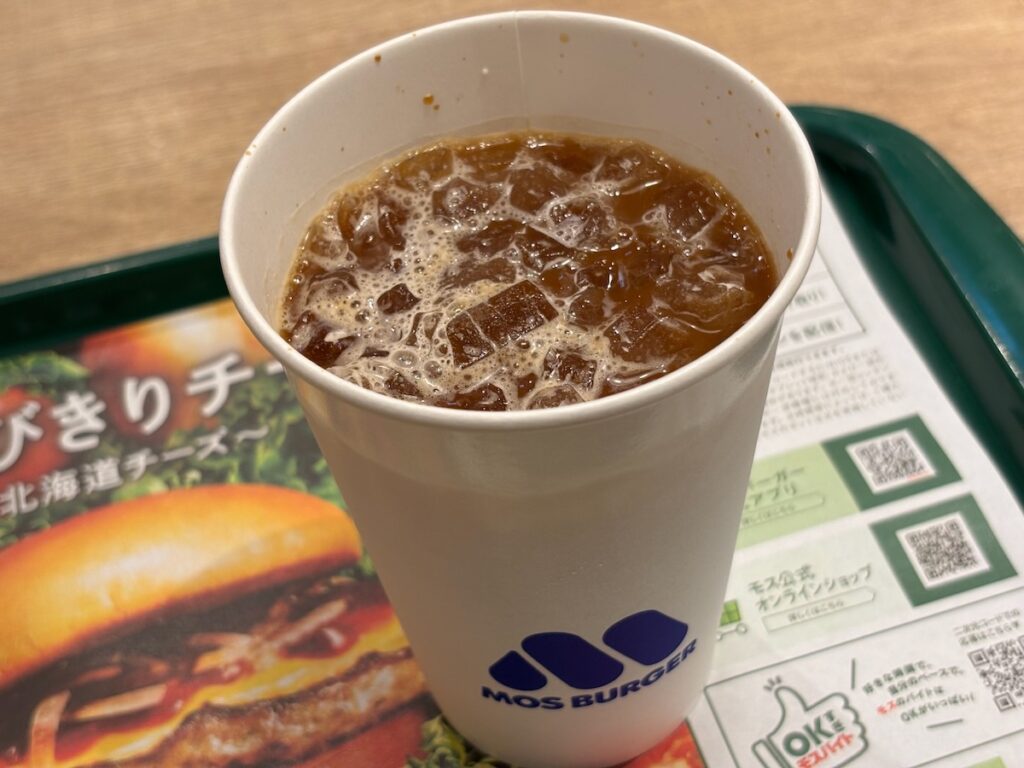 モスバーガー一之江店のアイスカフェラテ