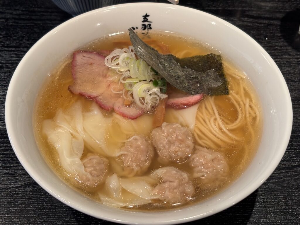 支那ソバ小むろのワンタンメン（塩）