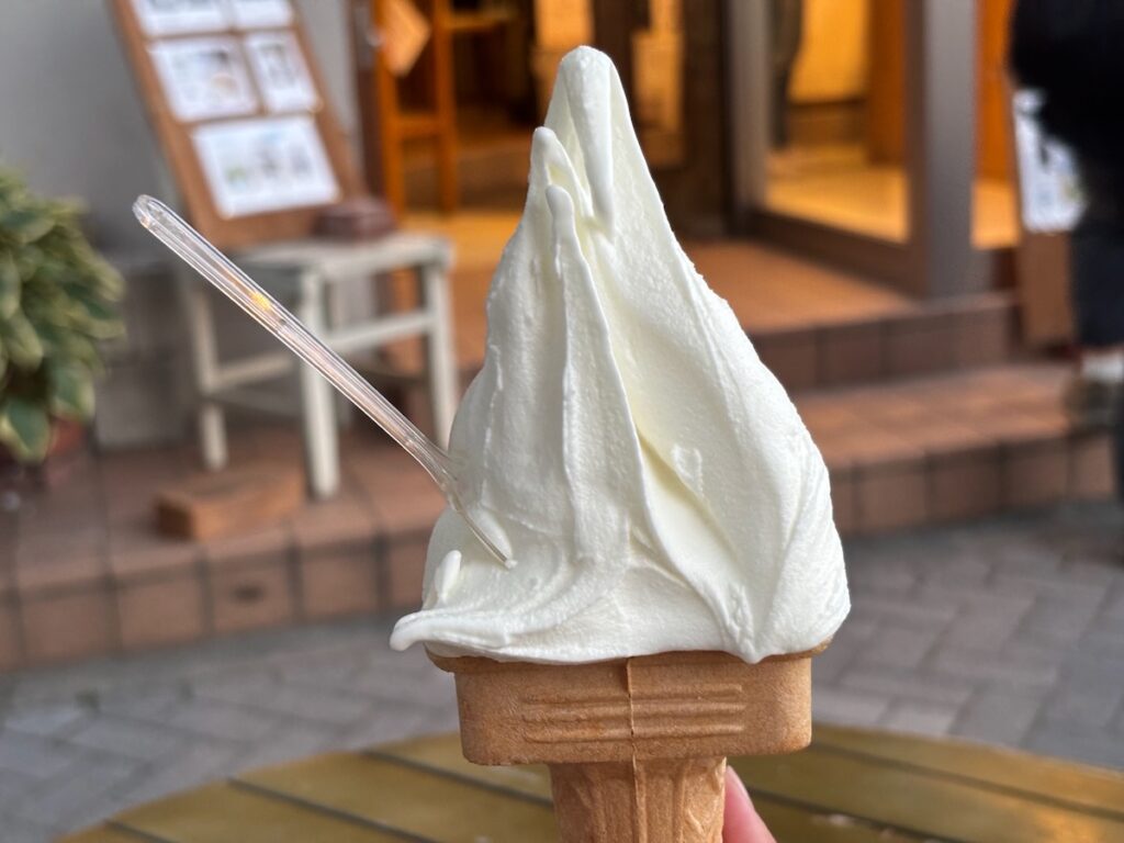 コーヒーラウンジ紫陽花の牛乳（コーン）