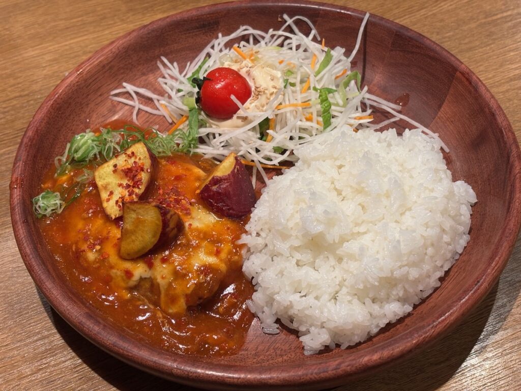 びっくりドンキー南行徳店のチーズダッカルビ風バーグディッシュ