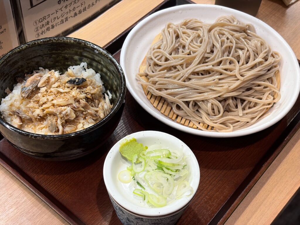 嵯峨谷秋葉原店のあじご飯セット