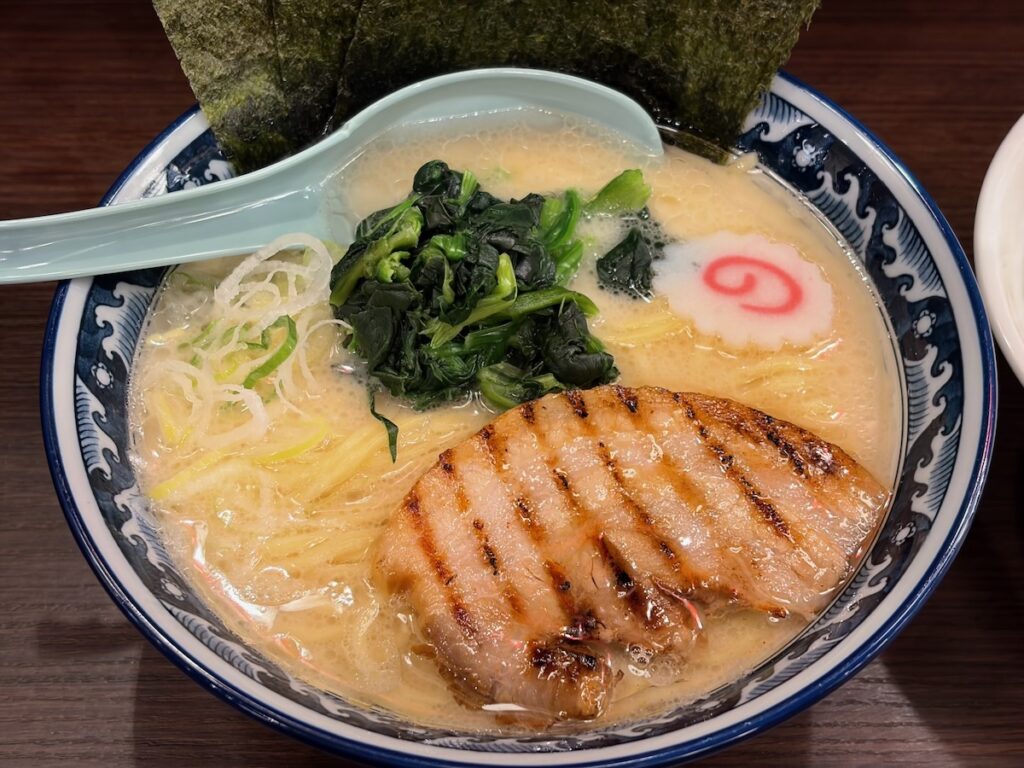 麺屋武士道一之江店の濃厚豚骨ラーメン（塩）