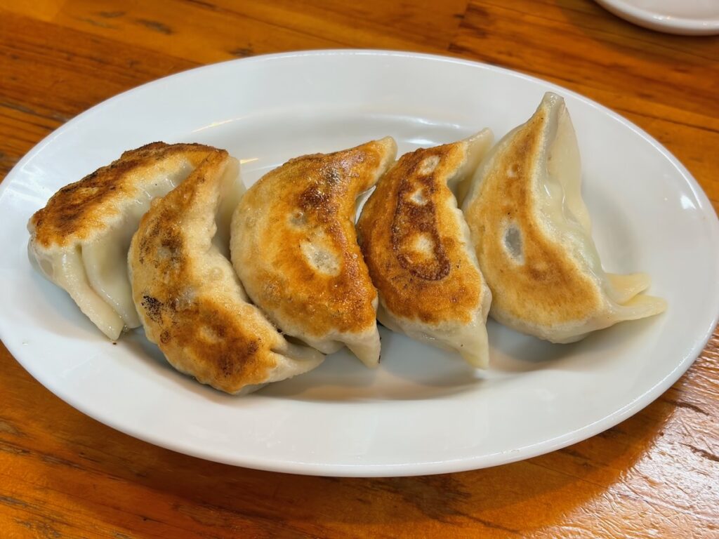 らーめん食堂かみやのギョウザ