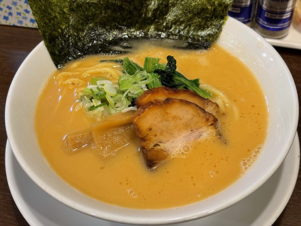 醤油豚骨ラーメンきんいろの醤油豚骨