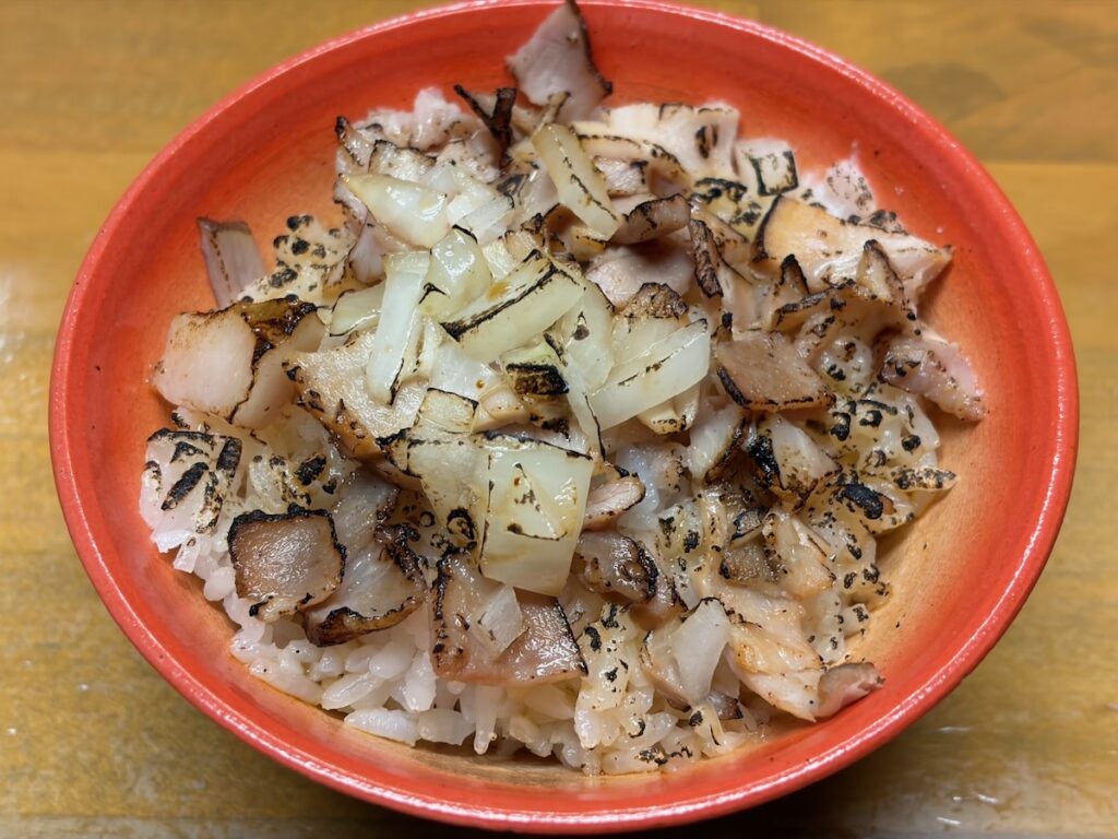麺や鶏とだし本店の炙りチャーシュー飯ミニ