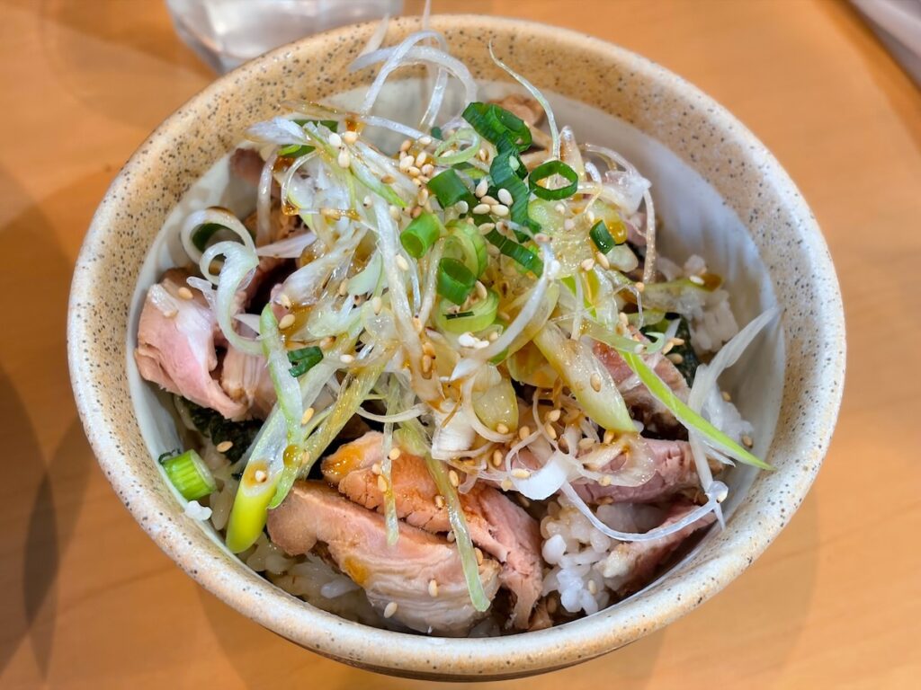 魂麺のチャーシュー丼