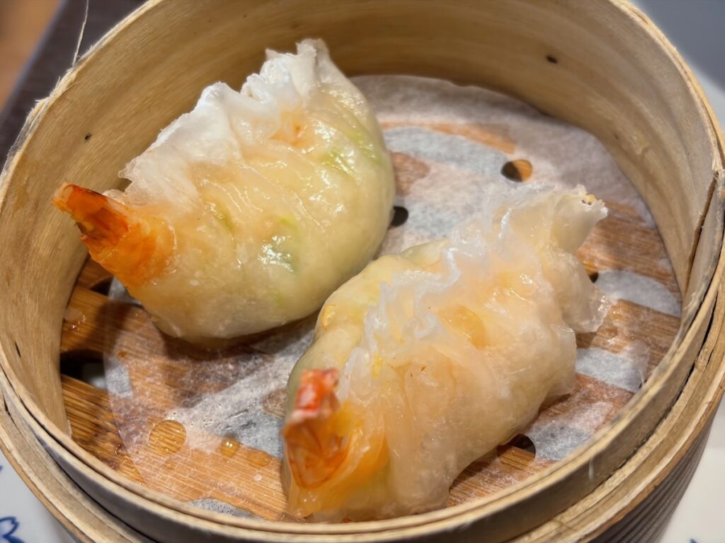 バーミヤン一之江駅前店の「沈さんの」まるごと海老蒸し餃子（2コ）