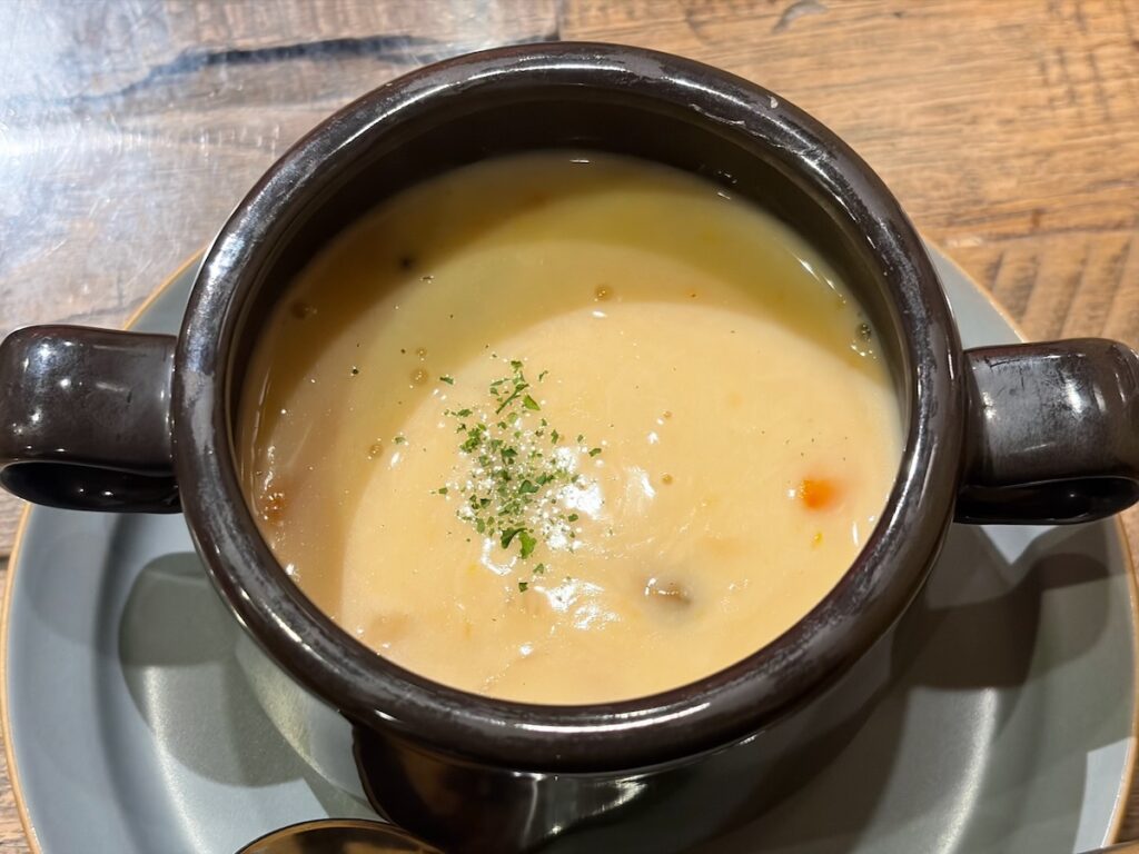 ピザマリーナイチノエのクラムチャウダー