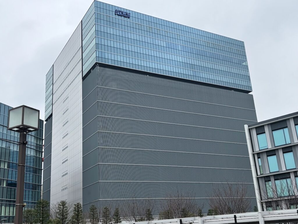 KDDI（TELEHOUSE TOKYO Tama 5）