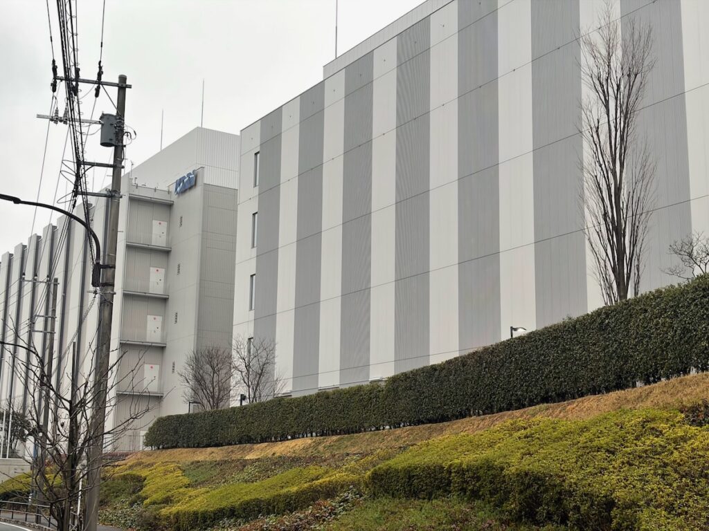 KDDI（多摩第四ネットワークセンター）