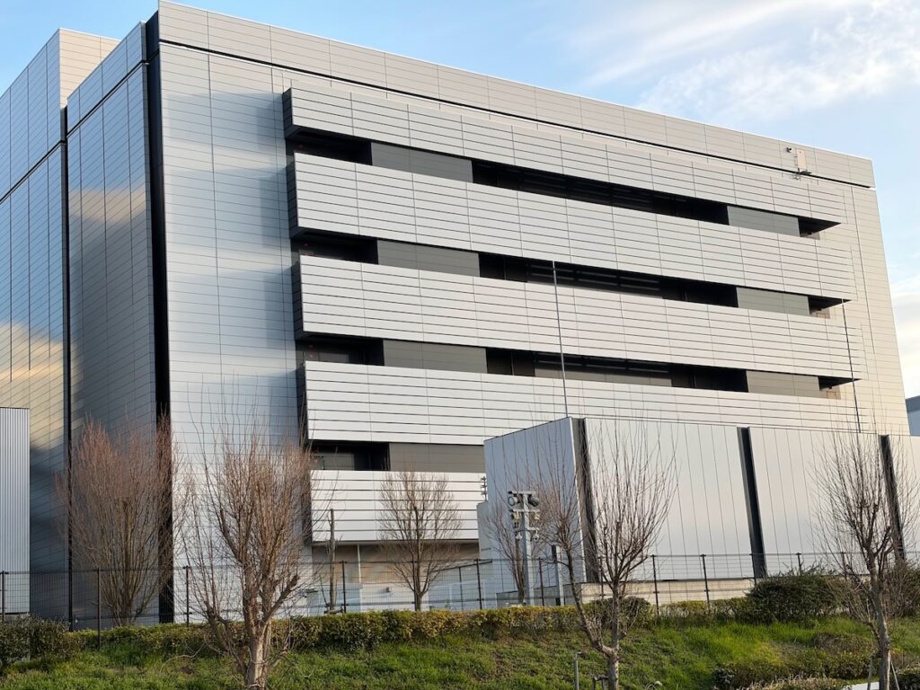 SCSK（netXDC 千葉第三センター（SI3））