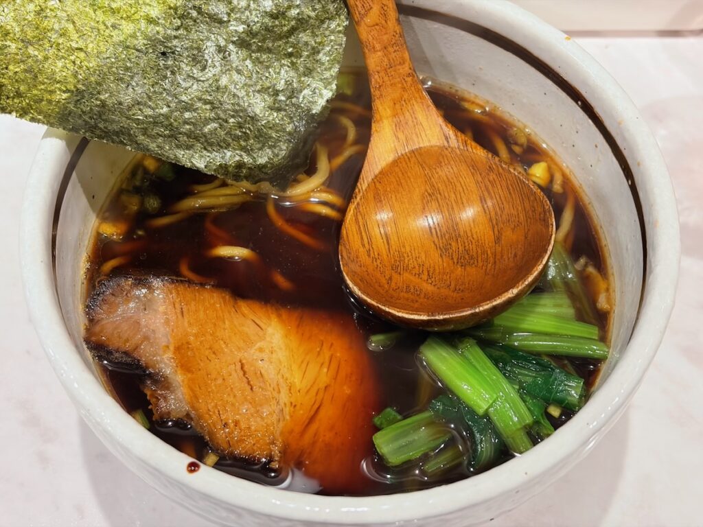 本八幡ラーメンだんちょうてーの醤油らーめん（濃口）