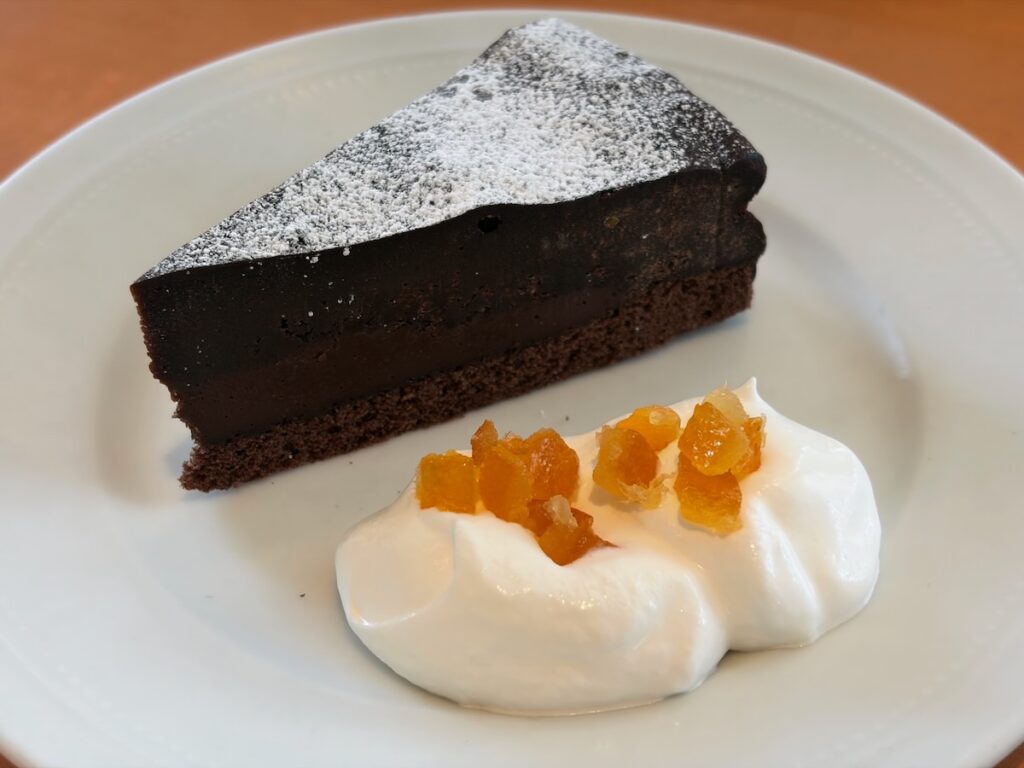 エクセルシオールカフェさいたま新都心ランド・アクシス・タワー店の3層仕立てのガトーショコラ 〜柑橘の香り〜