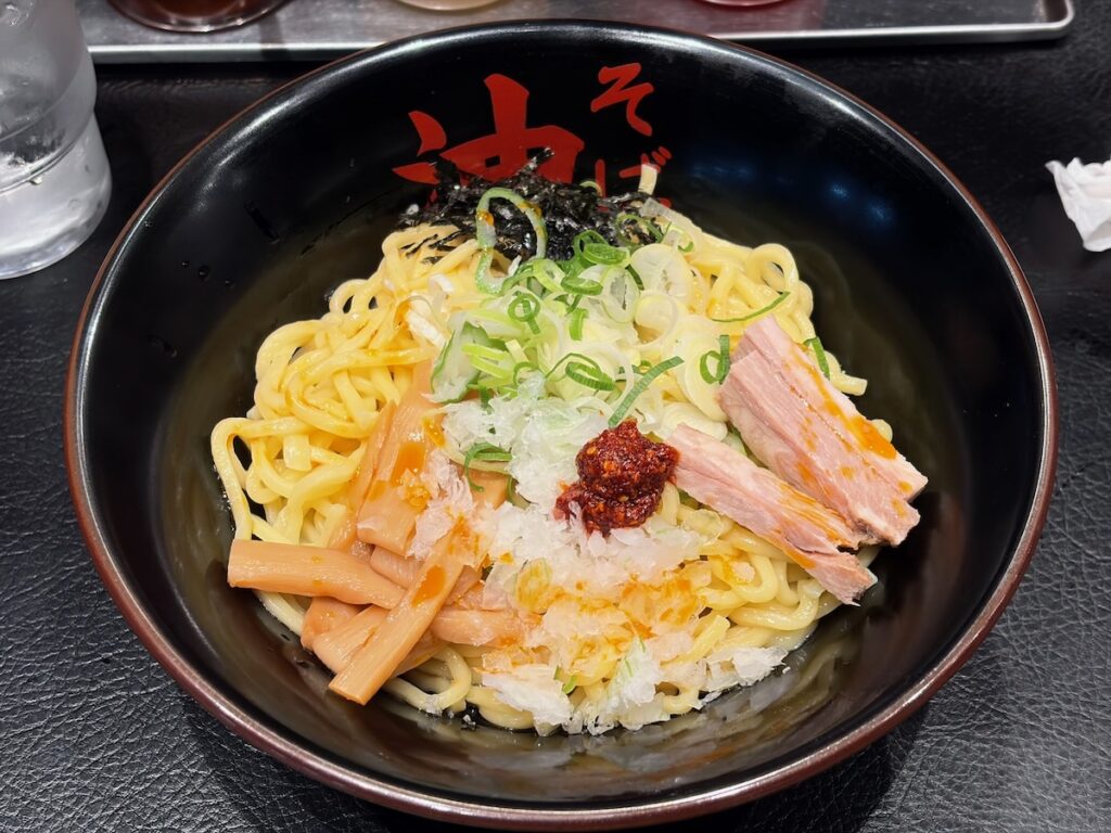 東京油組総本店両国組の油そば並盛