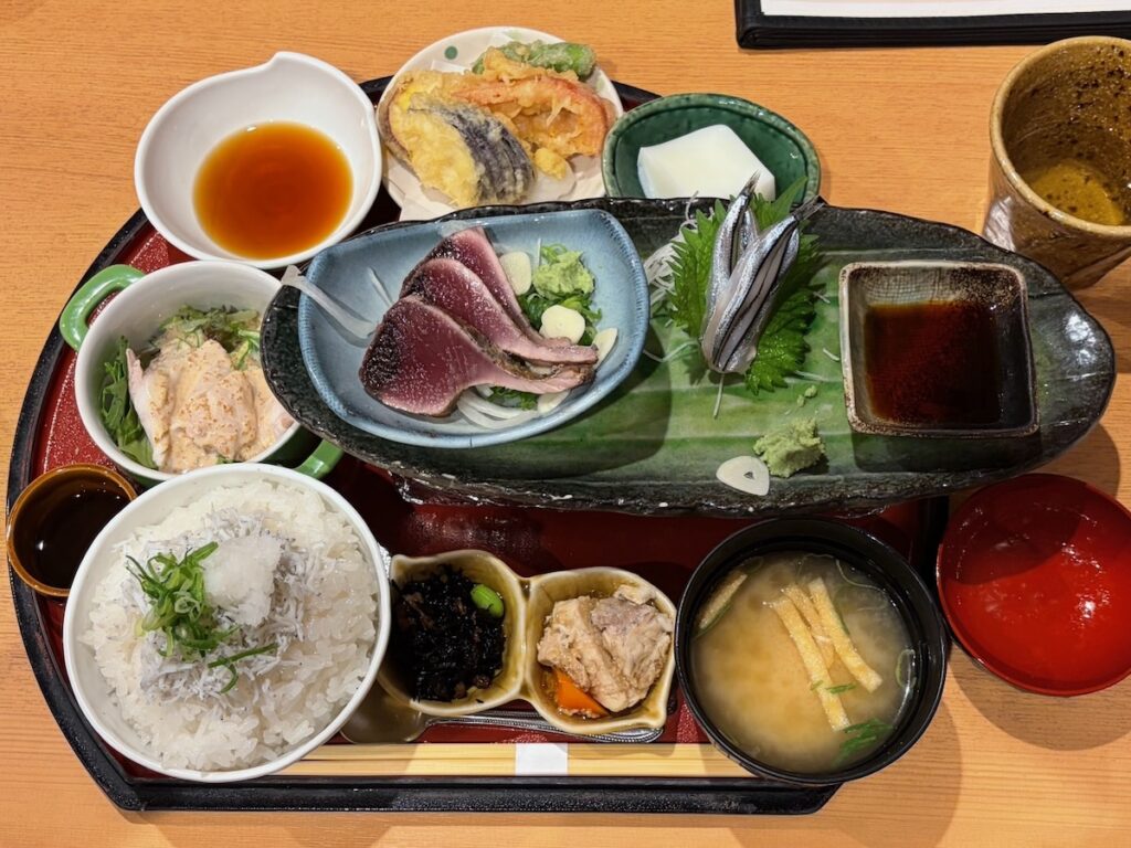 TOSA DINING おきゃくのまるごとおきゃく御膳