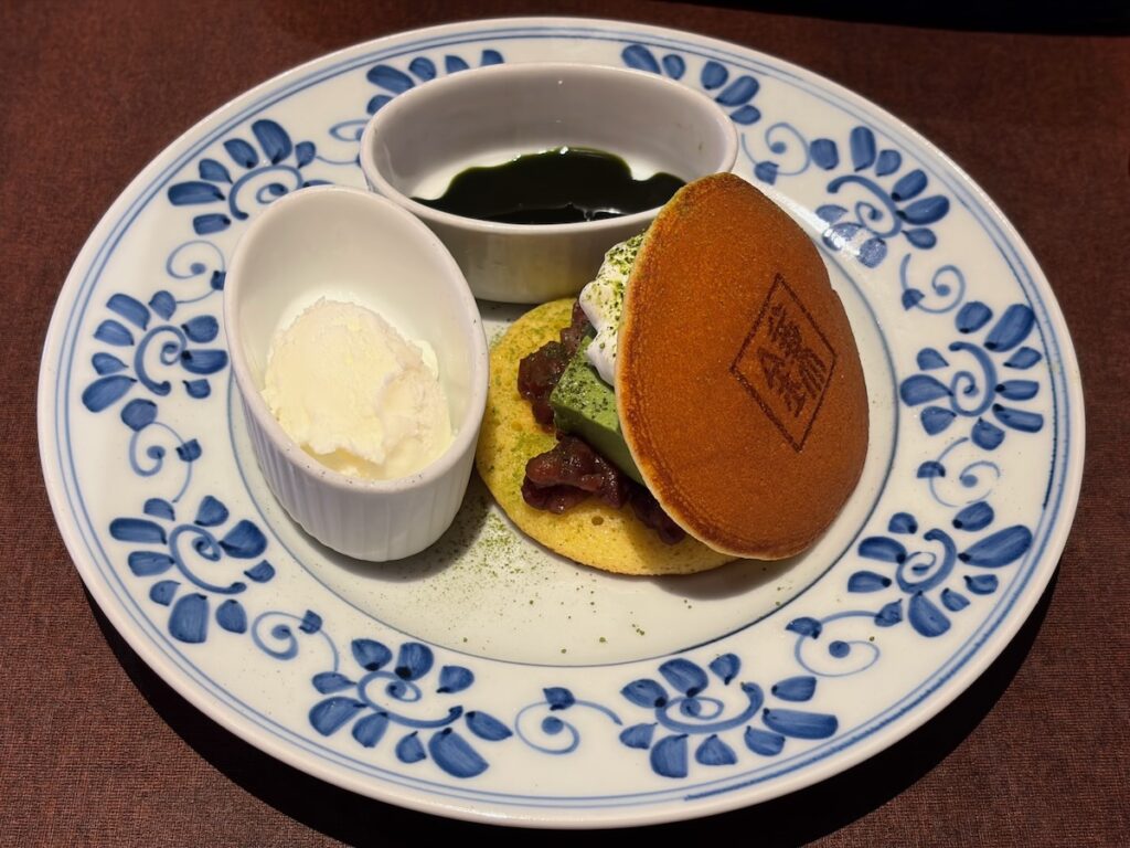 鎌倉パスタ東葛西店の鎌DORA”宇治抹茶ムース”ミルクジェラート添え