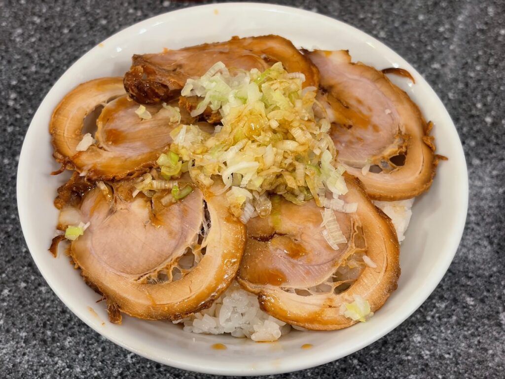 ハッスルラーメンホンマ篠崎店の煮豚飯