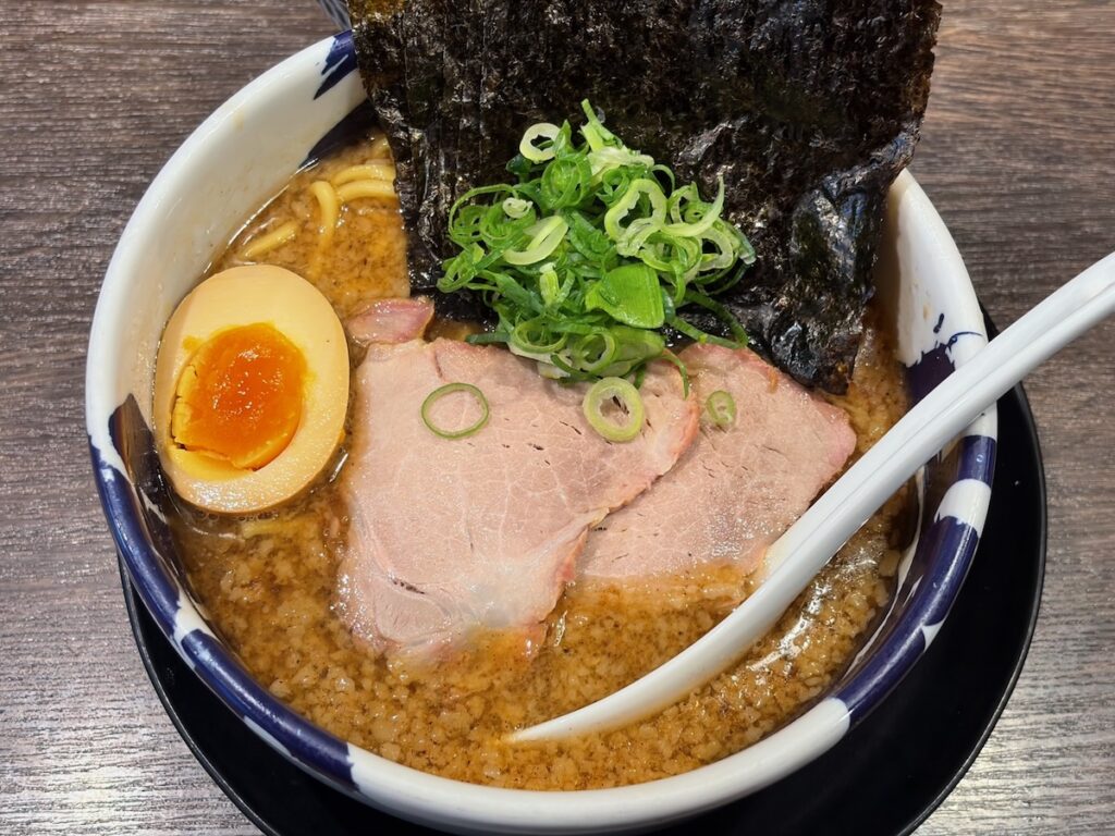 節骨麺たいぞう葛西店のこってりたいぞうらーめん