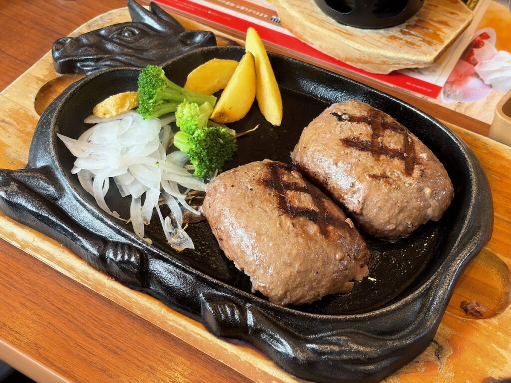 ビッグボーイライフガーデン新浦安店の直火焼き大俵ハンバーグ（250g）