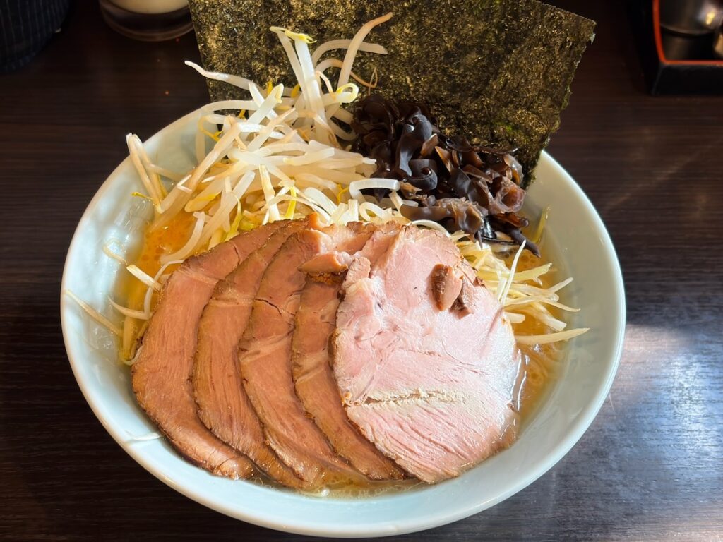 横浜ラーメン増田家西船橋店のネギチャーシューメン（並）