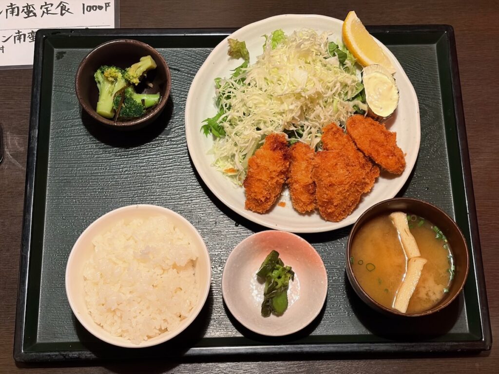 はなの舞一之江店のカキフライと一口ヒレカツ定食