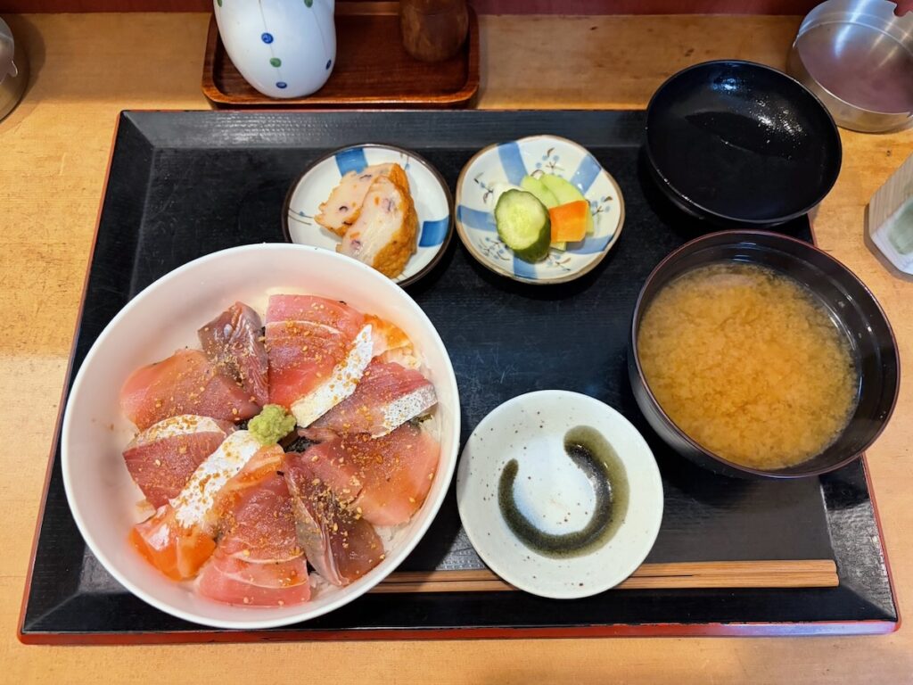 こたな木の海鮮丼