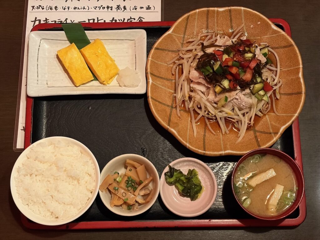 はなの舞一之江店の香味ダレのゆで豚定食 〜玉子焼付〜