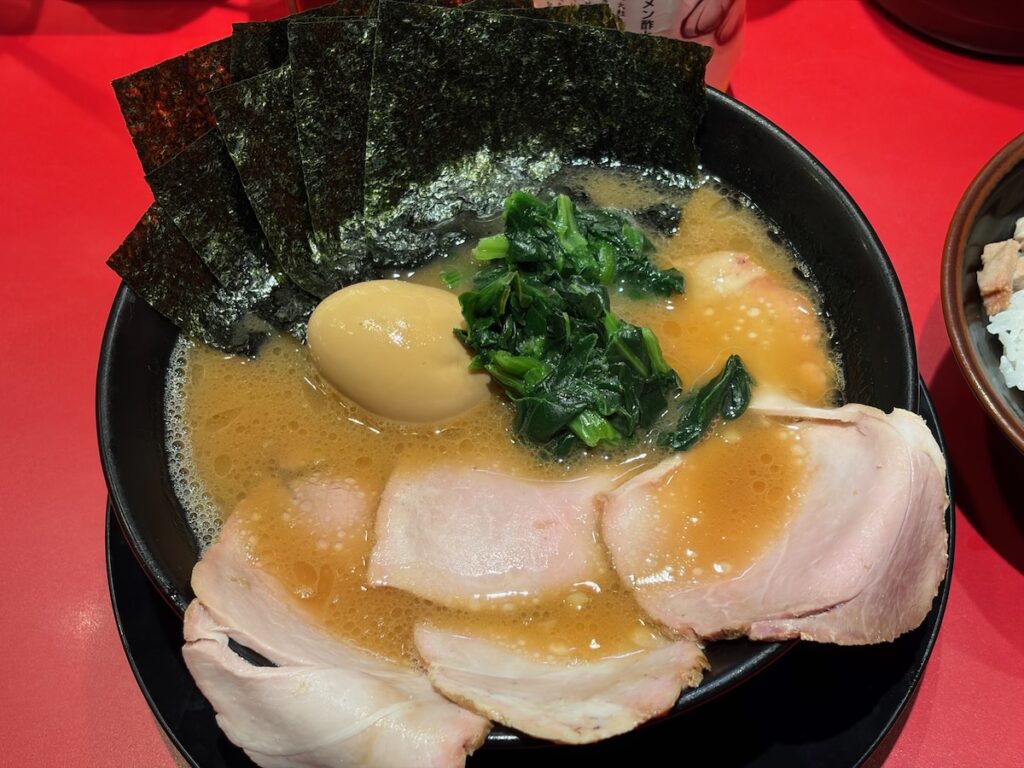 家系ラーメン王道乃印新橋店の王道ラーメン