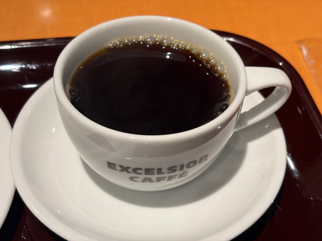エクセルシオールカフェ新橋2丁目店のブレンドコーヒー