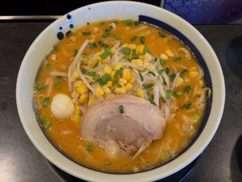 横浜家系ラーメンだるま家の味噌ラーメン