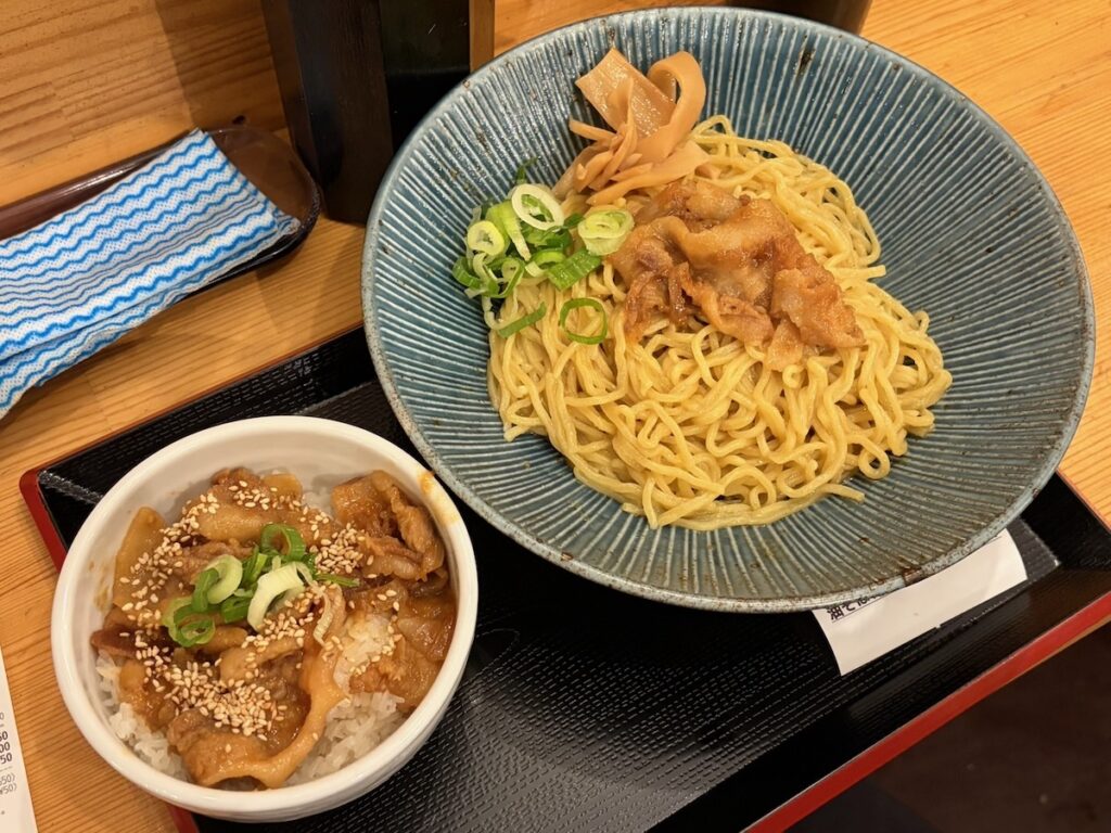 秋葉原製麺センターの油そば+豚丼セット